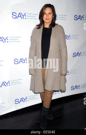 Mariska Hargitay besucht die dritte jährliche Paul Rudd All-Star-Bowling Vorteil in Lucky Strike Lanes & Lounge am 12. Januar 2015 in New York City/Picture alliance Stockfoto