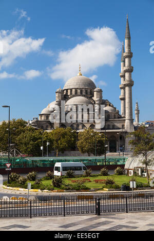 Neue Moschee (Yeni Camii) in Istanbul, Türkei. Stockfoto