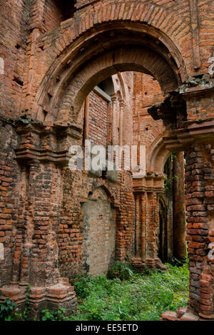 Ruinen von Tamluk Rajbari in West Bengal, Indien. Stockfoto