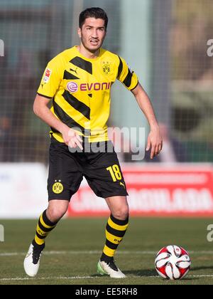 Nuri Sahin Dortmund steuert den Ball während der internationalen Freundschaftsspiel zwischen Borussia Dortmund und FC Sion in der Pinatar Arena in San Pedro del Pinatar, Spanien, 13. Januar 2014. Foto: Marius Becker/dpa Stockfoto