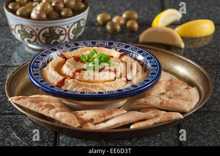 Hummus und Pita Brot Stockfoto
