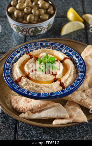 Hummus und Pita Brot Stockfoto