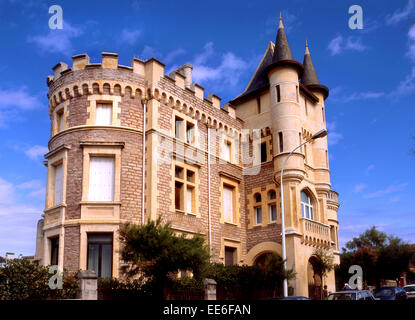 Biarritz, Aquitaine, Frankreich. Beispiel für die eklektische Architektur auf Avenue de l'Imperatrice. Stockfoto