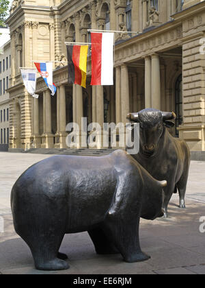 Deutschland, Hessen, Frankfurt Am Main, Boersenplatz, Skulpturen, Bulle, Bär, Stadt, Mainmetropole, Finanzmetropole, Metropole, Stockfoto