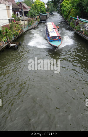 Express-Boot auf Khlong Saen Saeb, Saep, Kanal durch Bangkok, Thailand. Südost-Asien. Stockfoto