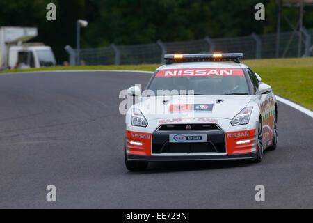 Eine Safety-Car ein Gastfreundschaft Runde in Cadwell Park Circuit, Lincolnshire, UK. Stockfoto