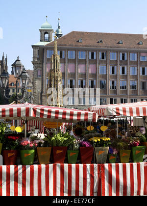 Bayern, Deutschland, Europa, Franken, Markt, Marktstand, Blumen, Verkauf, Verkaufen, Schoener Brunnen, Mittelfranken, Nürnberg, Stockfoto