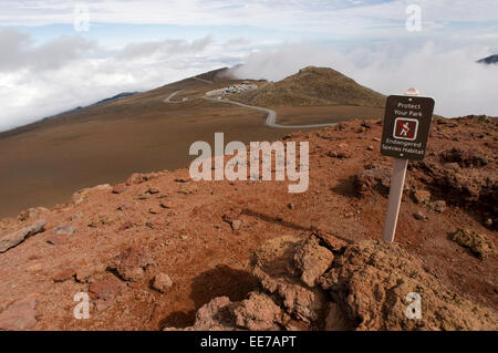 Gipfel der Puu Beispieluhr. Maui. Hawaii. Gipfel der Puu Beispieluhr mit Abflug mehrere Trekings Fuß oder zu Pferd, 900 m Abstieg Stockfoto