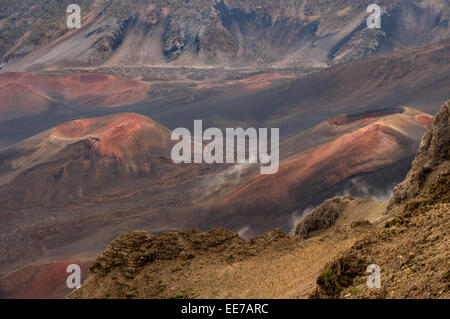 Schlackenkegel im Haleakala National Park. Ansichten aus der Sicht des Leleiwi. Maui. Hawaii. Der Haleakala National Park klingelte Stockfoto