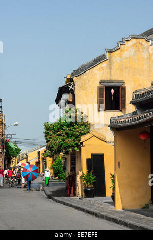 Straßenszene in Hoi An Ancient Town, Quang Nam, Vietnam. Hoi an ein von der UNESCO als Weltkulturerbe anerkannt ist. Stockfoto