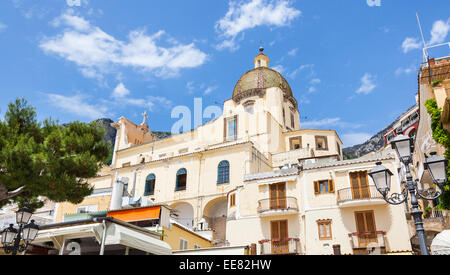 Kirche Santa Maria Assunta in Positano, Amalfiküste, Italien Stockfoto