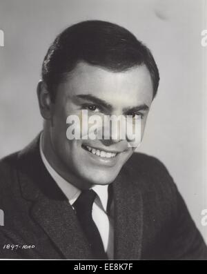 JOHN SAXON. Porträt In Black.Supplied von Fotos, inc. © von Globe Fotos geliefert, Inc/Globe Fotos/ZUMA Draht/Alamy Live News Stockfoto