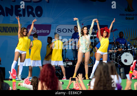 Atmosphäre beim FIFA Fan Fest vor Brasilien V Niederlande dritten Platz passen Featuring: Anitta wo: Rio De Janeiro, Brasilien: 12. Juli 2014 Stockfoto