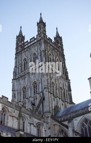 Gloucester Kathedrale Turm blauer Himmel Stockfoto