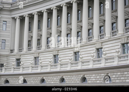 Nahaufnahme einer Reihe von Säulen Gerek-Stil. Stockfoto
