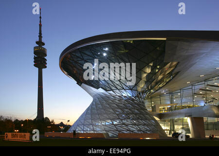 Architektur, Autohersteller, Automobilkonzern, BMW, Bau, Bauwerk, Bayern, Deutschland, Europa, Fabrik, Fernsehturm, Firma, Gebae Stockfoto