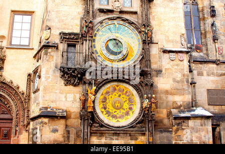 Berühmte astronomische Uhr am Altstädter Ring in Prag, Tschechische Republik, Europa Stockfoto