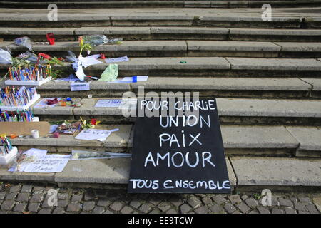 Die Stadt von Voiron nahe Grenoble ist eine Hommage an die Terroranschläge verübt durch Daesh Stockfoto