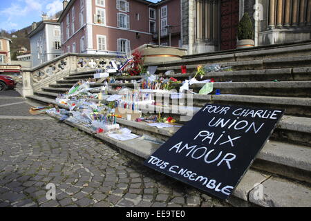 Die Stadt von Voiron nahe Grenoble ist eine Hommage an die Terroranschläge verübt durch Daesh Stockfoto