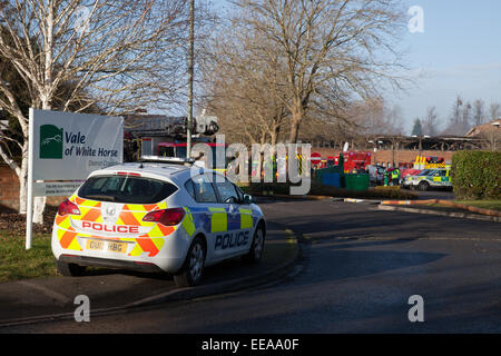 Crowmarsh Gifford, Oxfordshire, Vereinigtes Königreich. 15. Januar 2015. Folgen von Bränden bei Rat und in der Nähe Beerdigung Stube, Crowmarsh Gifford, Oxfordshire, Vereinigtes Königreich. Bildnachweis: Chris Canon/Alamy Live-Nachrichten Stockfoto