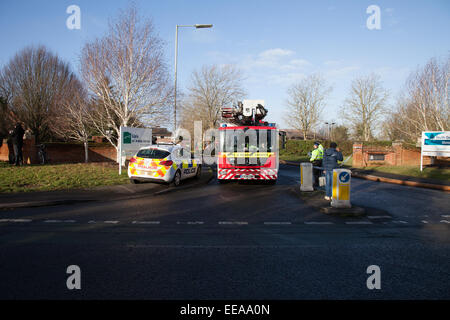 Crowmarsh Gifford, Oxfordshire, Vereinigtes Königreich. 15. Januar 2015. Folgen von Bränden bei Rat und in der Nähe Beerdigung Stube, Crowmarsh Gifford, Oxfordshire, Vereinigtes Königreich. Bildnachweis: Chris Canon/Alamy Live-Nachrichten Stockfoto