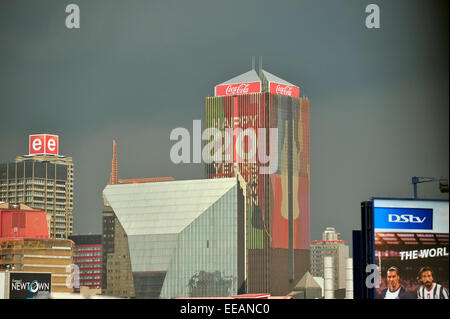 Das zentrale Geschäftsviertel von Johannesburg betrachtet aus der Ferne. Stockfoto