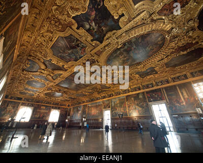 Der große Rat Saal im Dogenpalast in Venedig Stockfoto