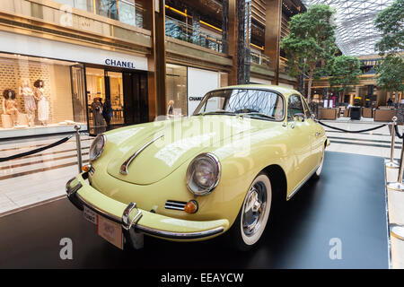 Oldtimer-Ausstellung in der Avenue Mall in Kuwait Stockfoto