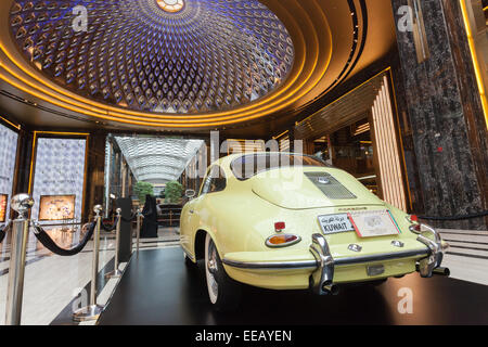 Oldtimer-Ausstellung in der Avenue Mall in Kuwait Stockfoto