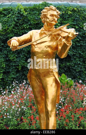 Statue von Johann Strauss in Wien, Österreich Stockfoto