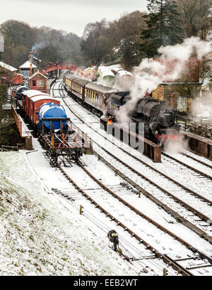 Ein Zug am Bahnhof Goathland auf die North York Moors Railway Stockfoto