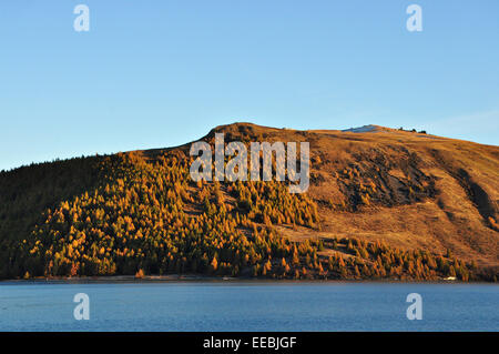 Mount John in der Morgendämmerung, Lake Tekapo, Neuseeland. Stockfoto
