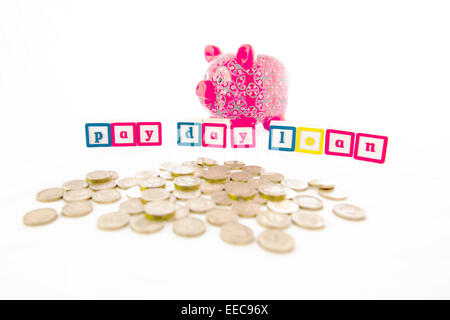 Zahlen Tag Darlehen Darlehen Zahltag Geld Schulden Worte Käschmünzen sparen Sparkasse Piggy Kopie Raum weißen Hintergrund Wonga ausgeschnitten Stockfoto