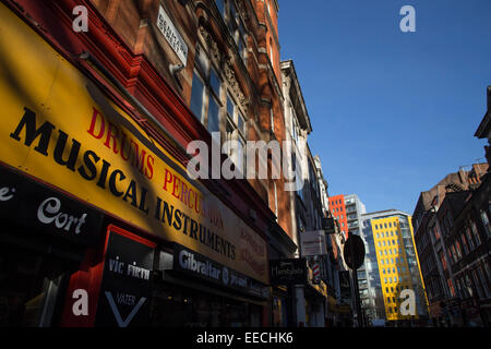 Londons historische Denmark Street set für den Abriss Crossrail unterirdischen Erweiterungsbau Projekt weichen. Stockfoto