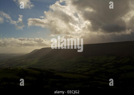 Katzenauge zurück in die schwarzen Berge, Brecon Beacons, Wales/England Boarder, UK, EU Grat. Stockfoto