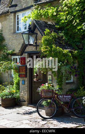 Old Swan Hotel und Gaststätte in Minster Lovell in den Cotswolds, Oxfordshire, Vereinigtes Königreich Stockfoto