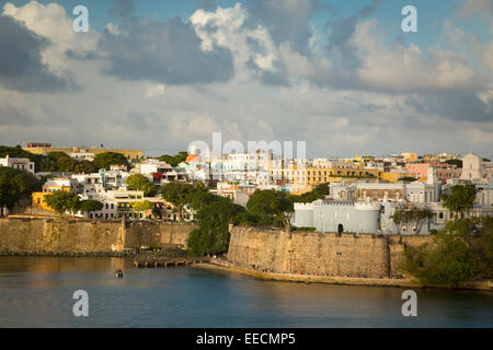 Abend-Sonne über historische alte Stadt, San Juan, Puerto Rico Stockfoto