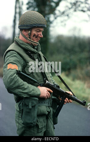 REPUBLIK VON IRLAND, GRAFSCHAFT DONEGAL-NOVEMBER 1985. Irische Armee an der Grenze zu Nordirland während der Unruhen. Irland Stockfoto