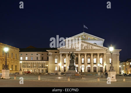 Abend, Architektur, Bauwerk, Bayern, bayerischen Nationaltheater, Beleuchtung, Denkmal, Deutschland, Europa, Gebaeude, Gebäude, Stockfoto