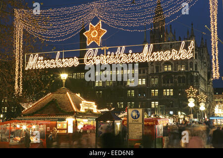 Deutschland, Bayern, Muenchen, München-Rathaus, Weihnachtsmarkt, Abend, Europa, Sueddeutschland, Süddeutschland, Oberbayern, Sta Stockfoto