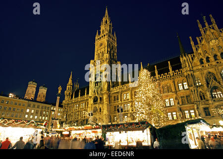 Deutschland, Bayern, Muenchen, München-Rathaus, Weihnachtsmarkt, Abend, Europa, Sueddeutschland, Süddeutschland, Oberbayern, Sta Stockfoto