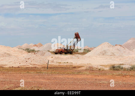 Gebläse-LKW für Opal Mining, Coober Pedy, Südaustralien, SA, Australien Stockfoto