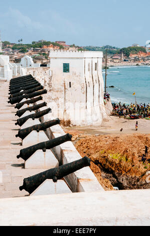 Cape Coast Castle Kanonen, Ghana. Stockfoto