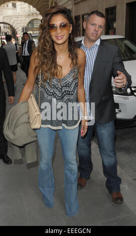 Nicole Sherzinger unterwegs in London mit: Nicole Scherzinger Where: London, Vereinigtes Königreich bei: 14. Juli 2014 Stockfoto