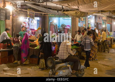 Indien, Rajasthan, Jodhpur, Gemüse in Sardar Markt Stände Stockfoto