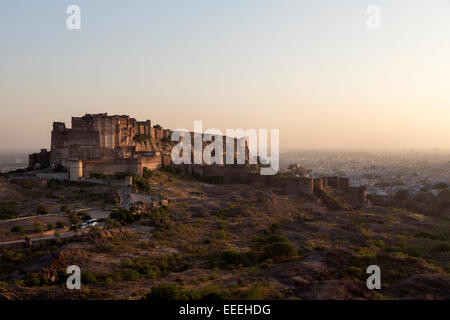 Indien, Rajasthan, Jodhpur, Meherangarh Fort im späten Nachmittag Licht Stockfoto