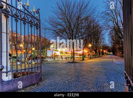 Eingang des Parc des Bastions bei Nacht, Genf, Schweiz Stockfoto