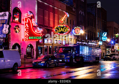 Anzeichen für die Bühne, Jacks Bar-B-Que und andere Larkin am lower Broadway in Nashville, TN. Stockfoto