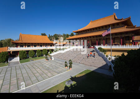 Main Hall, auf Recht, Hsi Lai Tempel, Stadt der Hacienda Heights, Los Angeles County, Kalifornien Stockfoto