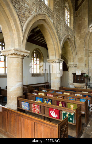 Großbritannien, England, Wiltshire, Vale of Pewsey, Bischof Cannings, St Mary die Jungfrau Kirche innen Stockfoto